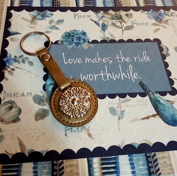 Keychain - Picture 4 of 8